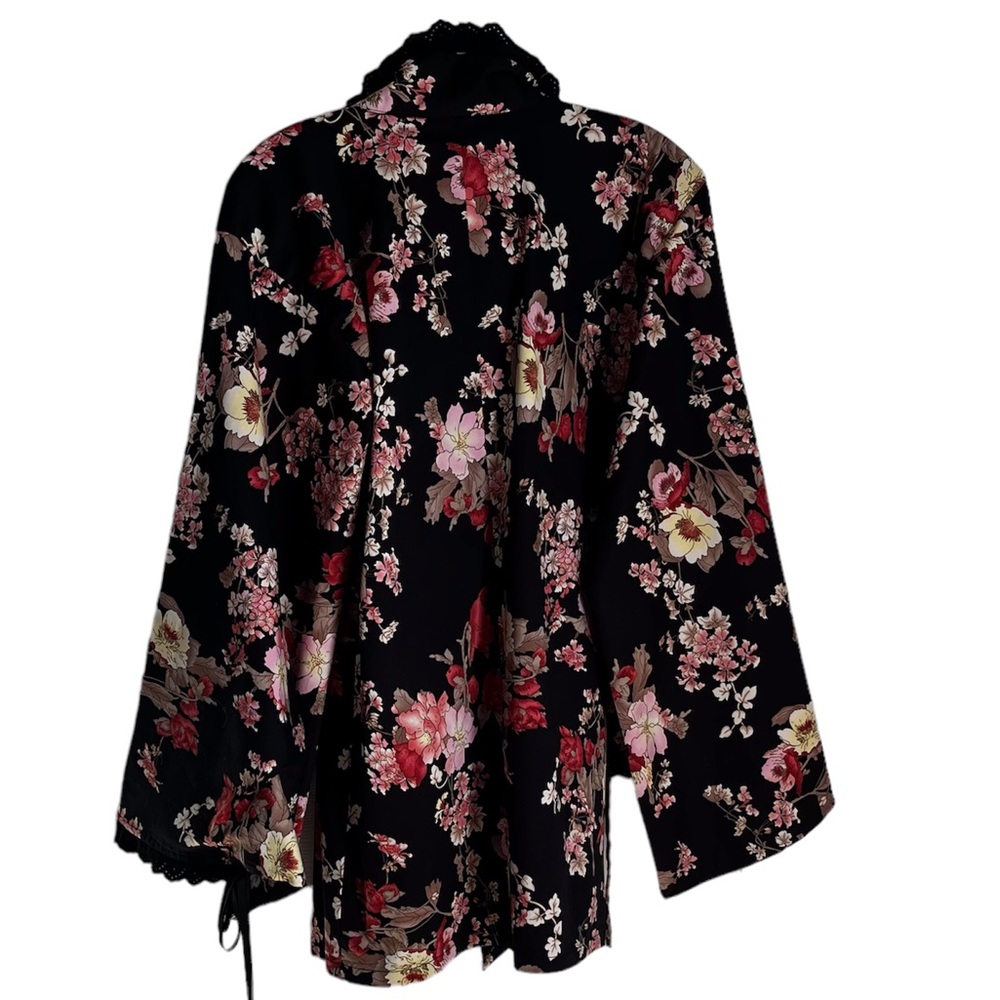 BODY LINE SHORT FLORAL KIMONO JACKET